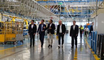 el lehendakari visita la fábrica de Mercedes de Vitoria