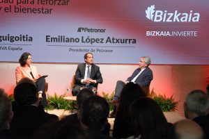 itxaso berrojalbiz, peio belausteguigoitia y emiliano lópez atxurra